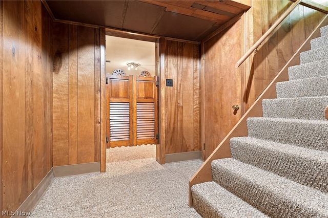 302 Summit Street SW, North Canton, OH 44720