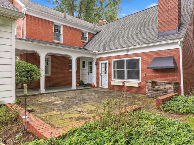302 Summit Street SW, North Canton, OH 44720