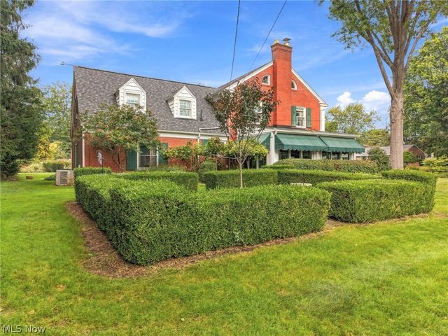 302 Summit Street SW, North Canton, OH 44720