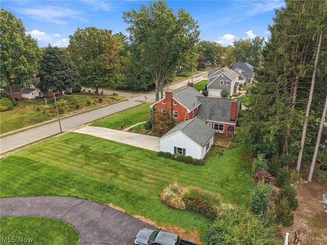 302 Summit Street SW, North Canton, OH 44720