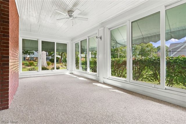 302 Summit Street SW, North Canton, OH 44720
