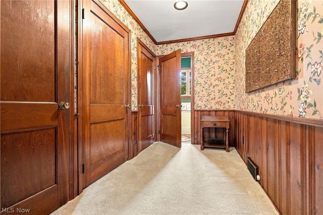 302 Summit Street SW, North Canton, OH 44720
