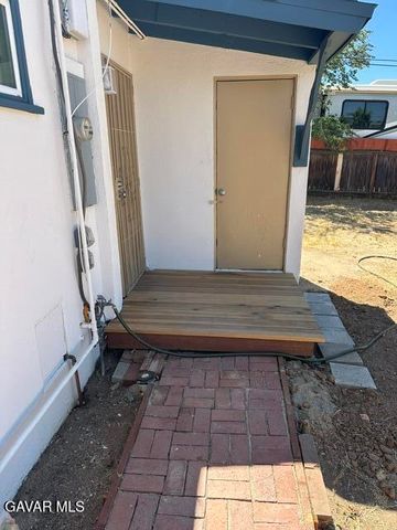 1105 Elizabeth Lake Road, Palmdale, CA 93551