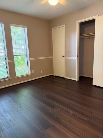 10102 Sagecourt Drive, Houston, TX 77089