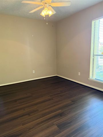 10102 Sagecourt Drive, Houston, TX 77089