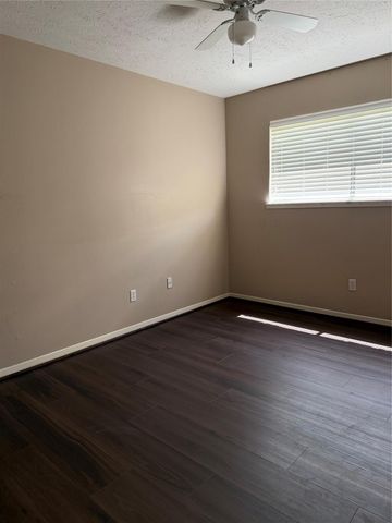 10102 Sagecourt Drive, Houston, TX 77089
