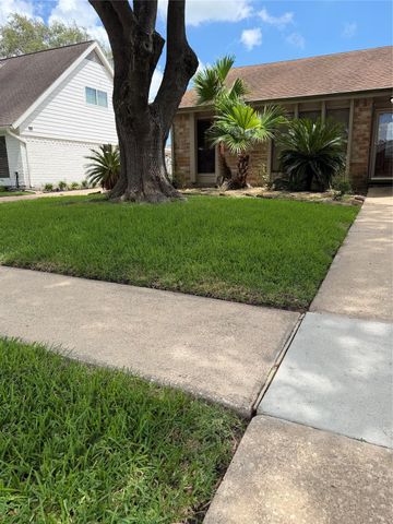 10102 Sagecourt Drive, Houston, TX 77089