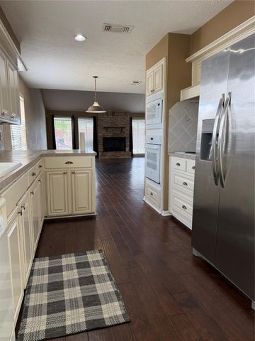 10102 Sagecourt Drive, Houston, TX 77089
