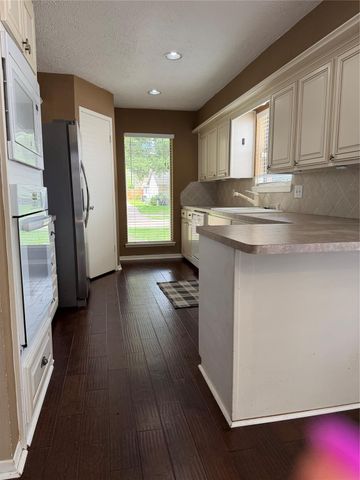 10102 Sagecourt Drive, Houston, TX 77089