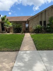 10102 Sagecourt Drive, Houston, TX 77089