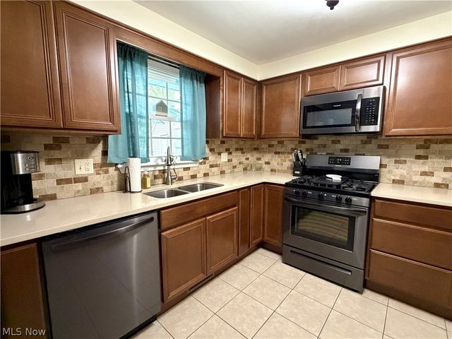 875 Princeton Avenue, Amherst, OH 44001