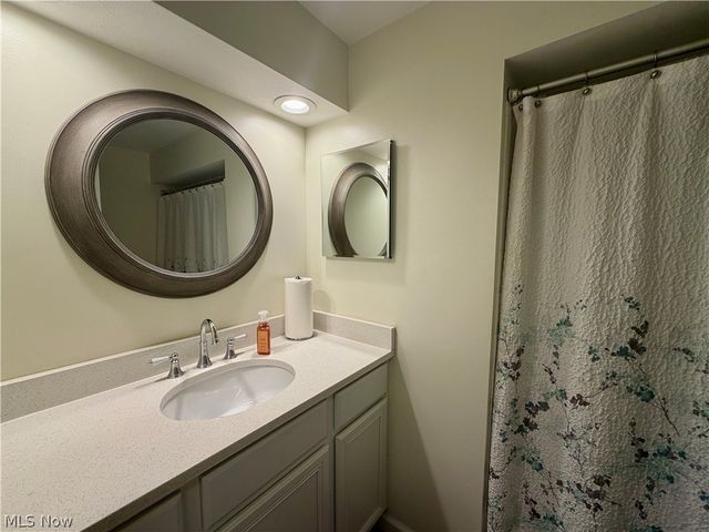 875 Princeton Avenue, Amherst, OH 44001