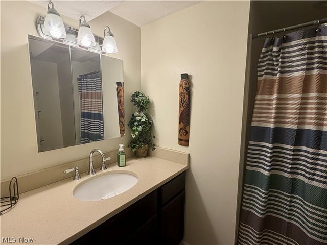 875 Princeton Avenue, Amherst, OH 44001