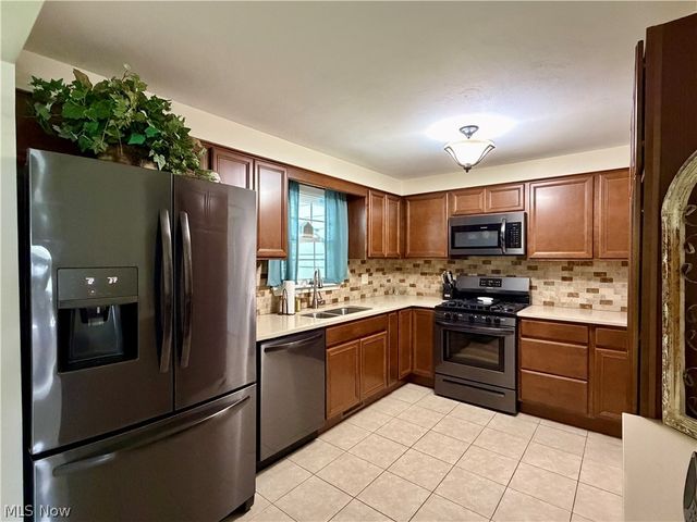 875 Princeton Avenue, Amherst, OH 44001
