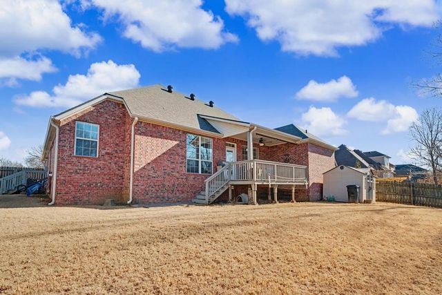 2959 N Dorchester Drive, Fayetteville, AR 72703