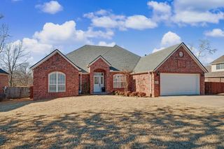 2959 N Dorchester Drive, Fayetteville, AR 72703