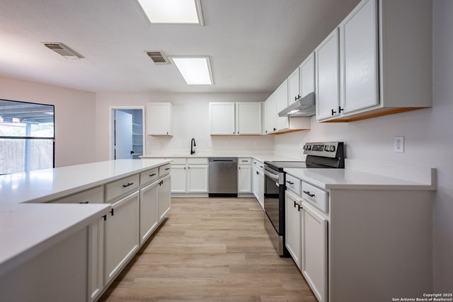 11203 Berkley Sq, San Antonio, TX 78249