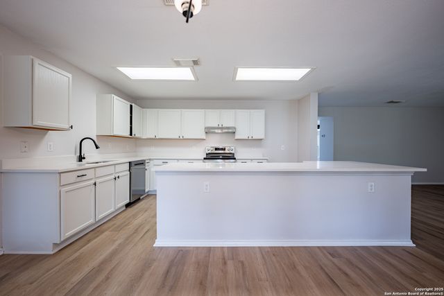 11203 Berkley Sq, San Antonio, TX 78249