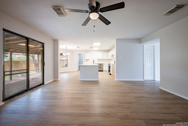 11203 Berkley Sq, San Antonio, TX 78249