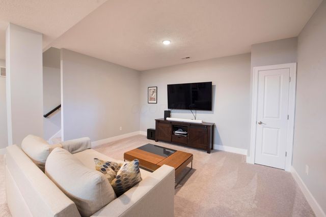 5766 Hickory Drive, Lewis Center, OH 43035