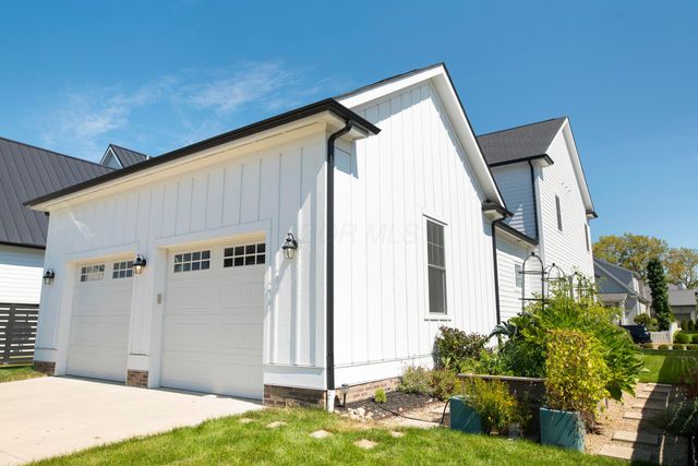 5766 Hickory Drive, Lewis Center, OH 43035