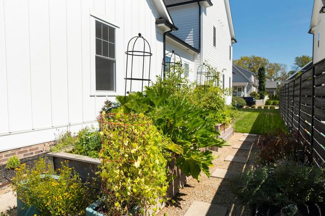 5766 Hickory Drive, Lewis Center, OH 43035