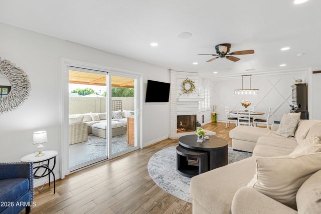 313 E EL CAMINITO Drive, Phoenix, AZ 85020