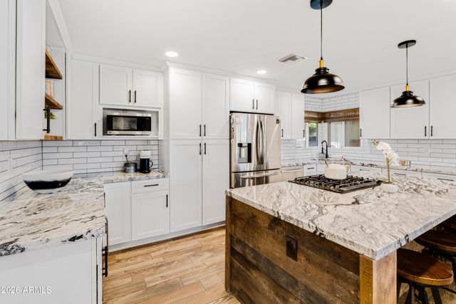 313 E EL CAMINITO Drive, Phoenix, AZ 85020