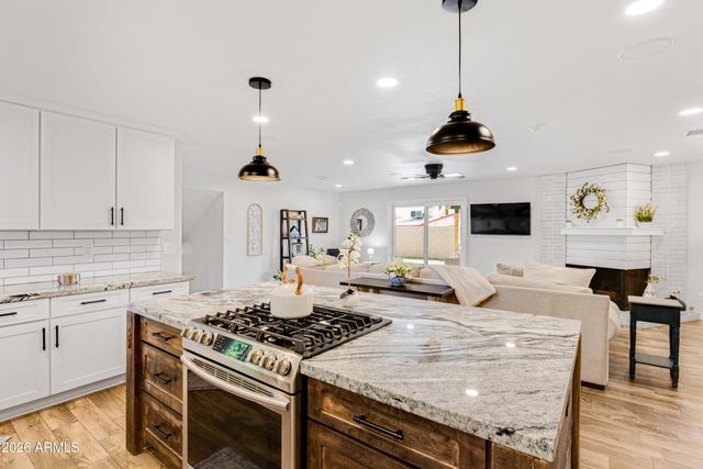 313 E EL CAMINITO Drive, Phoenix, AZ 85020