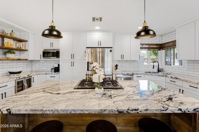 313 E EL CAMINITO Drive, Phoenix, AZ 85020