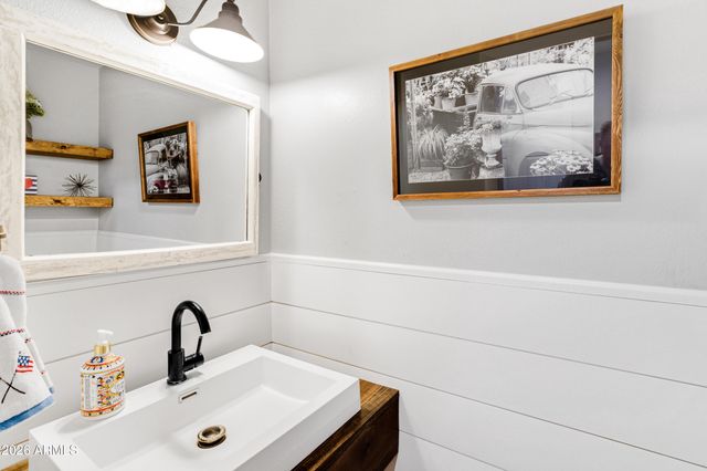 313 E EL CAMINITO Drive, Phoenix, AZ 85020