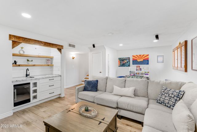 313 E EL CAMINITO Drive, Phoenix, AZ 85020