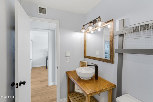 313 E EL CAMINITO Drive, Phoenix, AZ 85020