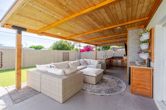 313 E EL CAMINITO Drive, Phoenix, AZ 85020