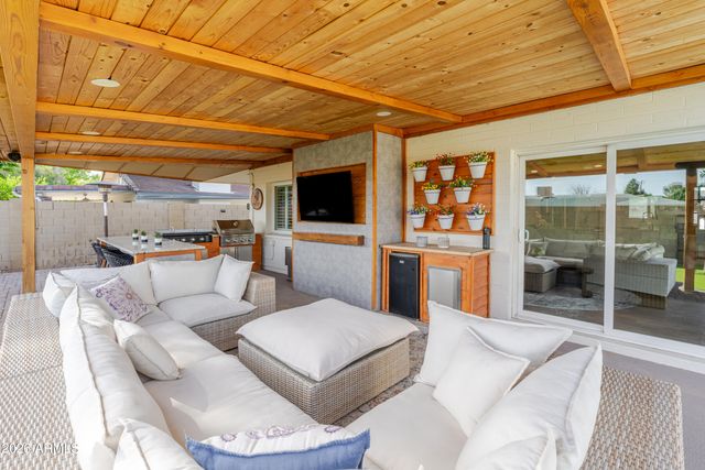 313 E EL CAMINITO Drive, Phoenix, AZ 85020