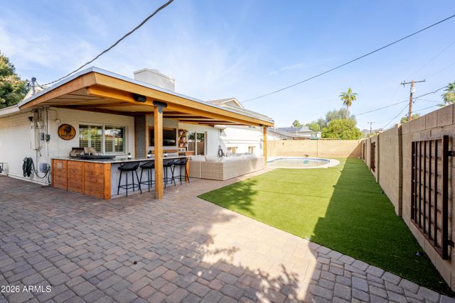 313 E EL CAMINITO Drive, Phoenix, AZ 85020