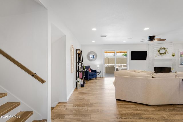 313 E EL CAMINITO Drive, Phoenix, AZ 85020