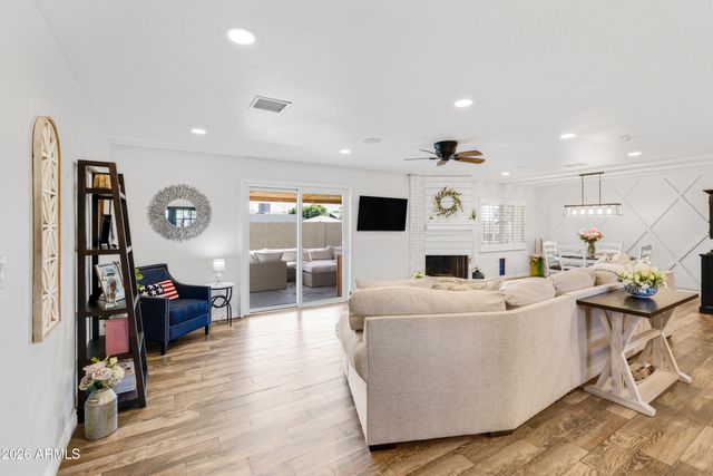 313 E EL CAMINITO Drive, Phoenix, AZ 85020