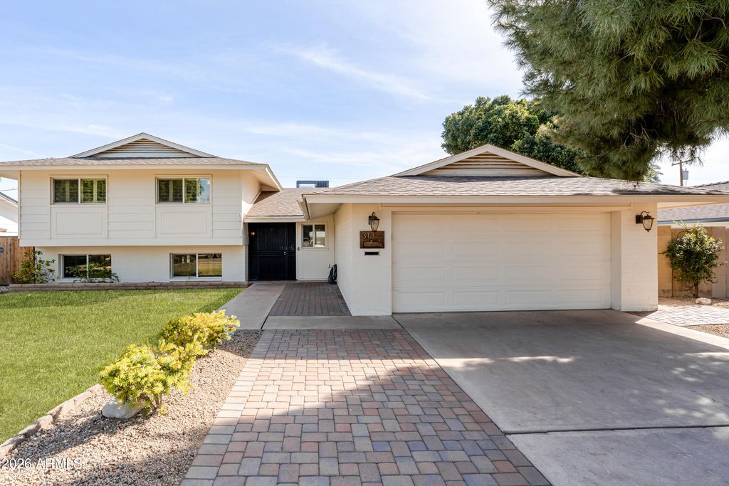 313 E EL CAMINITO Drive, Phoenix, AZ 85020