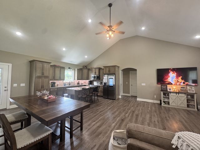 180 Mockingbird Ln, Hartsville, TN 37074