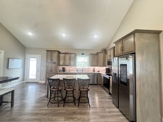 180 Mockingbird Ln, Hartsville, TN 37074