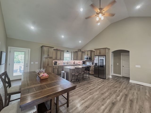 180 Mockingbird Ln, Hartsville, TN 37074