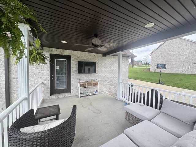 180 Mockingbird Ln, Hartsville, TN 37074