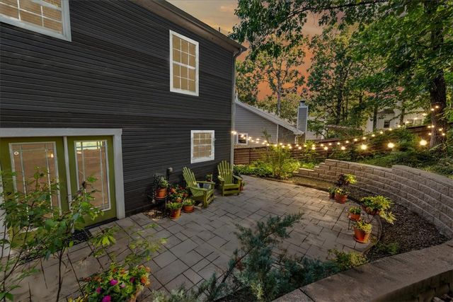 3227 Kings Cross, Fayetteville, AR 72703