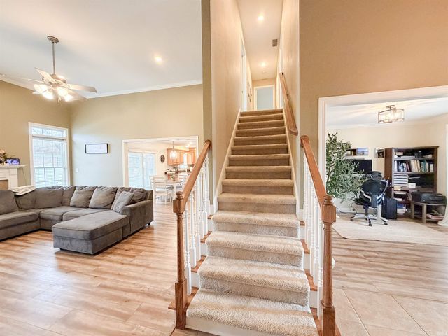 906 Saint Giles Court, Evansville, IN 47725