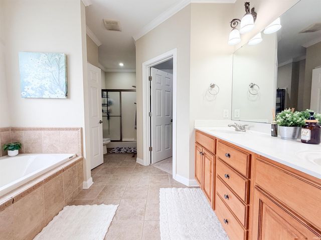 906 Saint Giles Court, Evansville, IN 47725