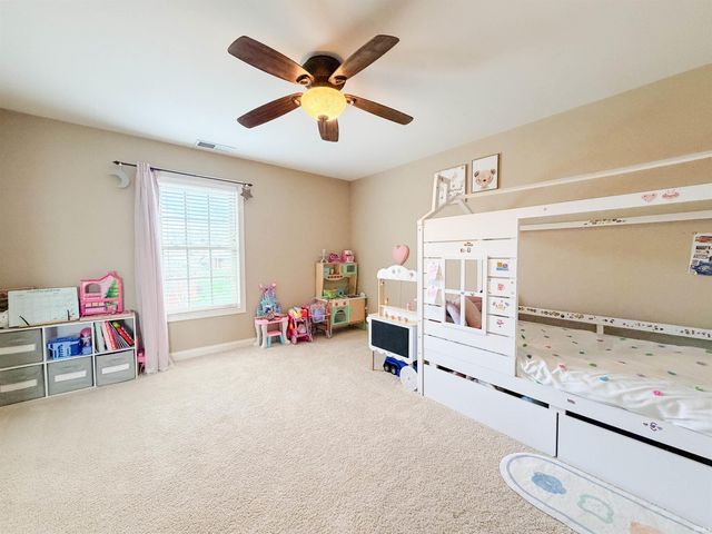 906 Saint Giles Court, Evansville, IN 47725