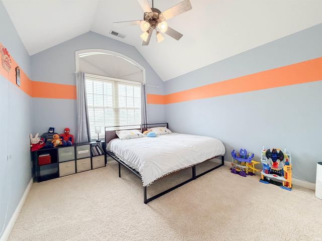 906 Saint Giles Court, Evansville, IN 47725