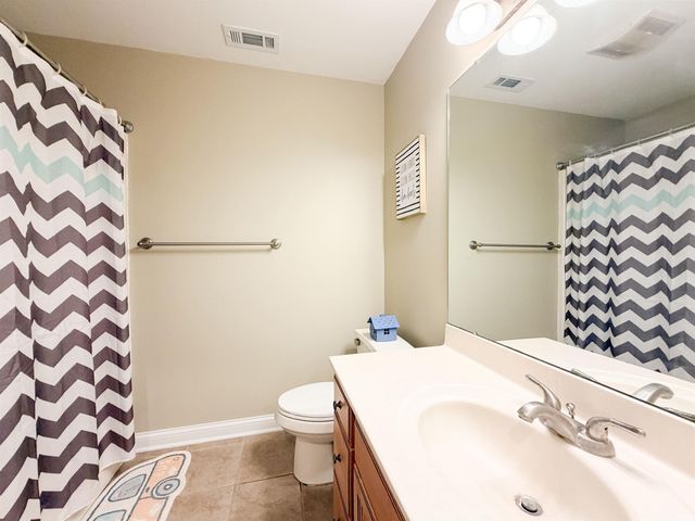 906 Saint Giles Court, Evansville, IN 47725