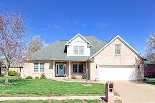906 Saint Giles Court, Evansville, IN 47725